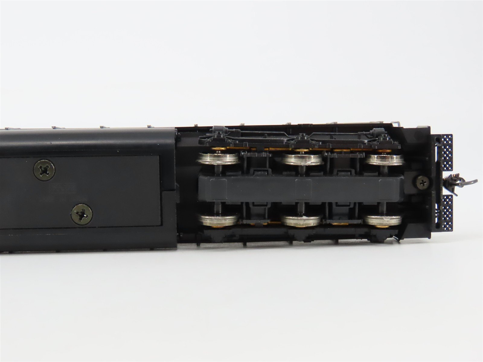 HO Scale KATO 37-6322 AC Algoma Central EMD SD40 Diesel #182 - DCC Ready