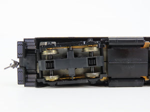 HO Scale KATO 37-10F CB&Q Burlington EMD NW2 Ph. I Diesel Switcher #9208