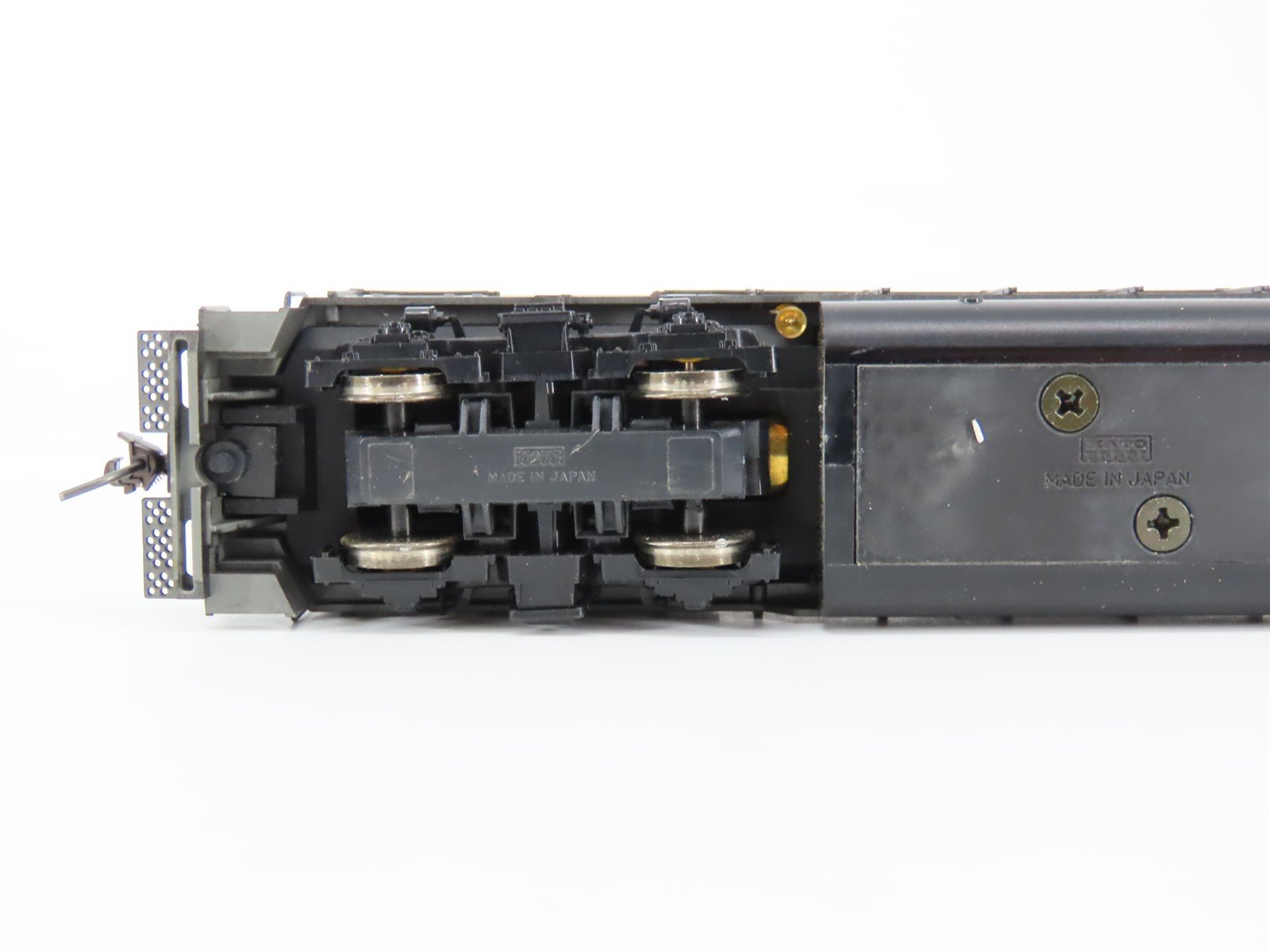 HO Scale KATO 37-023 CP Canadian Pacific EMD GP35 Ph. 1a Diesel Locomotive #8204