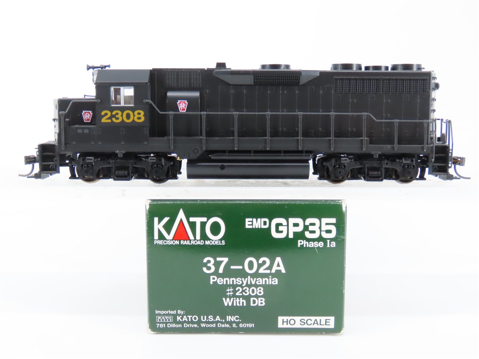 HO Scale KATO 37-02A PRR Pennsylvania EMD GP35 Ph. 1a Diesel Locomotive #2308