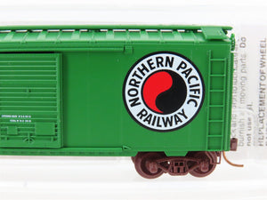 N Scale Micro-Trains MTL 22090 NP Northern Pacific 40' Box Car #8133
