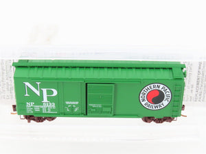 N Scale Micro-Trains MTL 22090 NP Northern Pacific 40' Box Car #8133