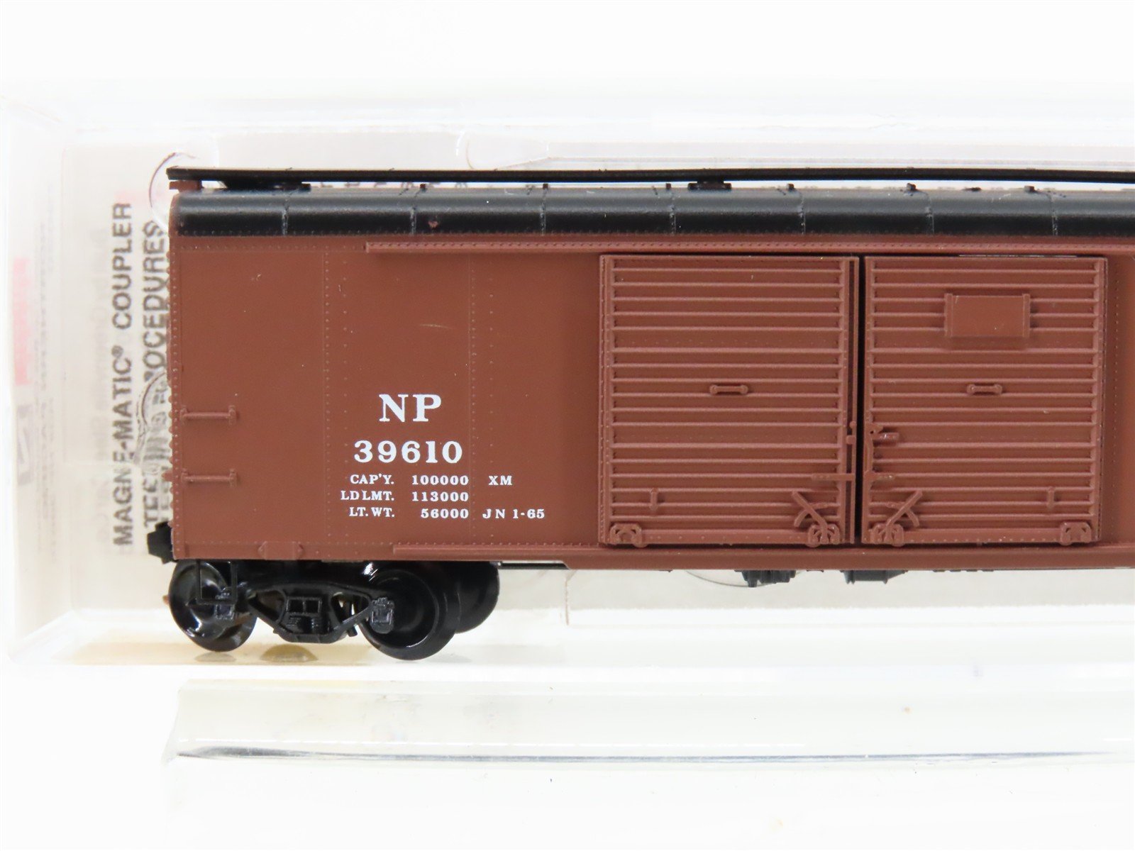 N Scale Micro-Trains MTL 79020 NP Northern Pacific 50' Wagon Top Box Car #39610