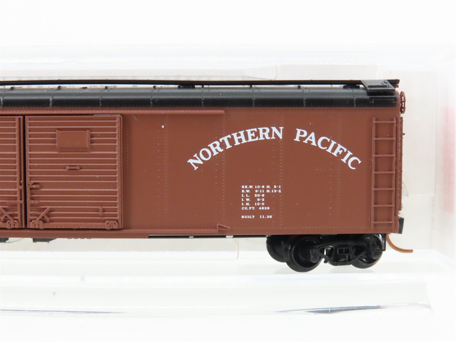N Scale Micro-Trains MTL 79020 NP Northern Pacific 50' Wagon Top Box Car #39610