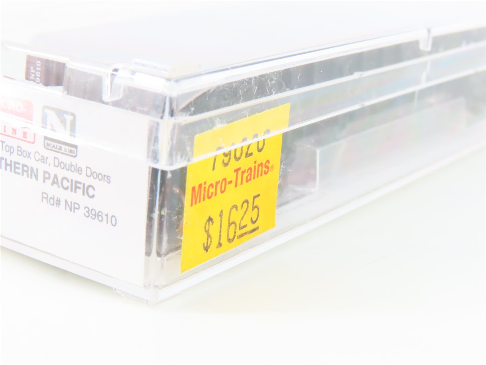 N Scale Micro-Trains MTL 79020 NP Northern Pacific 50' Wagon Top Box Car #39610
