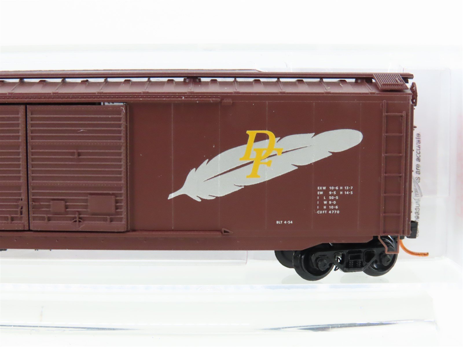 N Scale Micro-Trains MTL 03400340 WP Western Pacific Feather 50' Box Car #3004