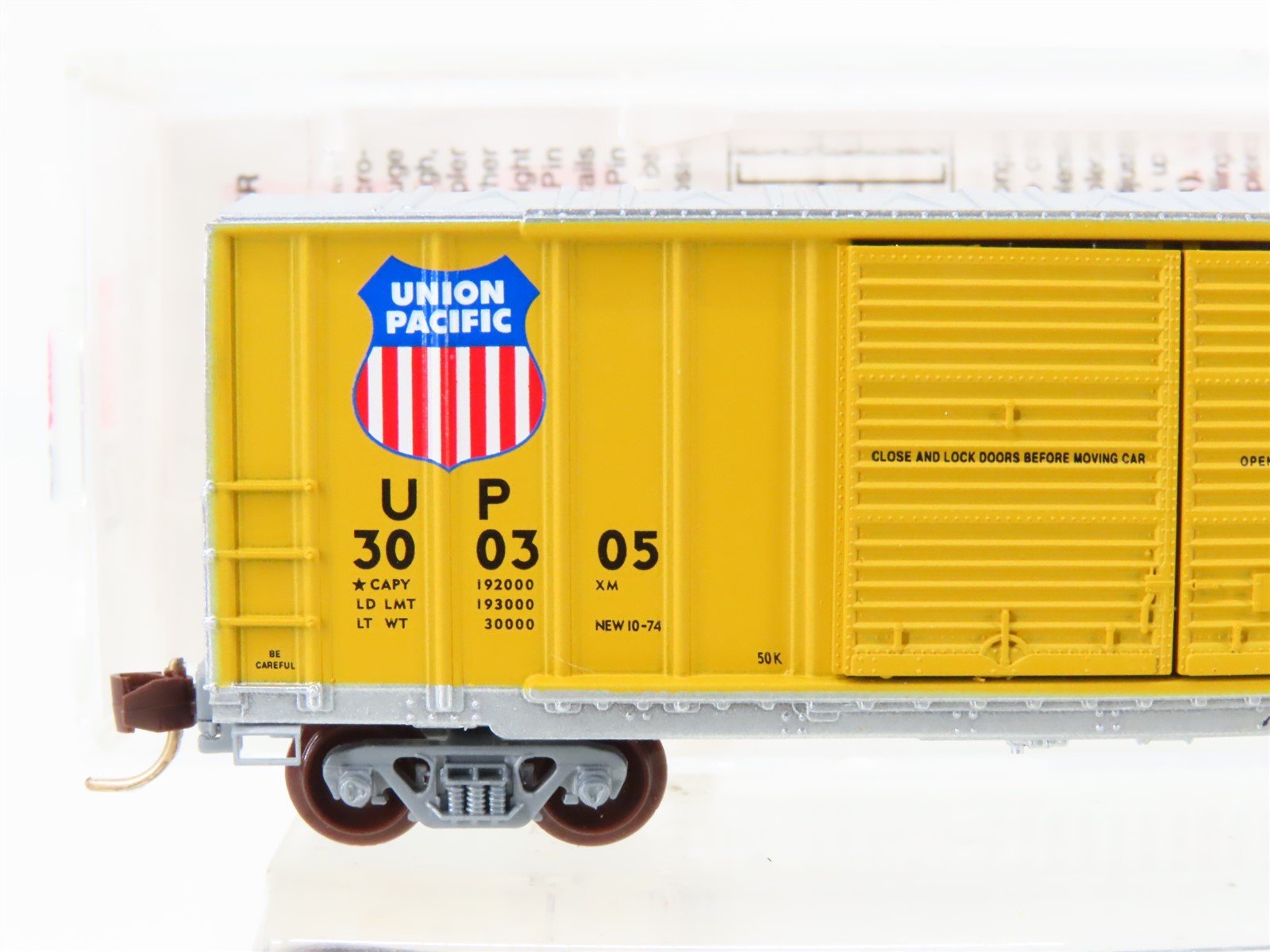 N Scale Micro-Trains MTL 30180 UP Union Pacific 50' Rib Side Box Car #300305