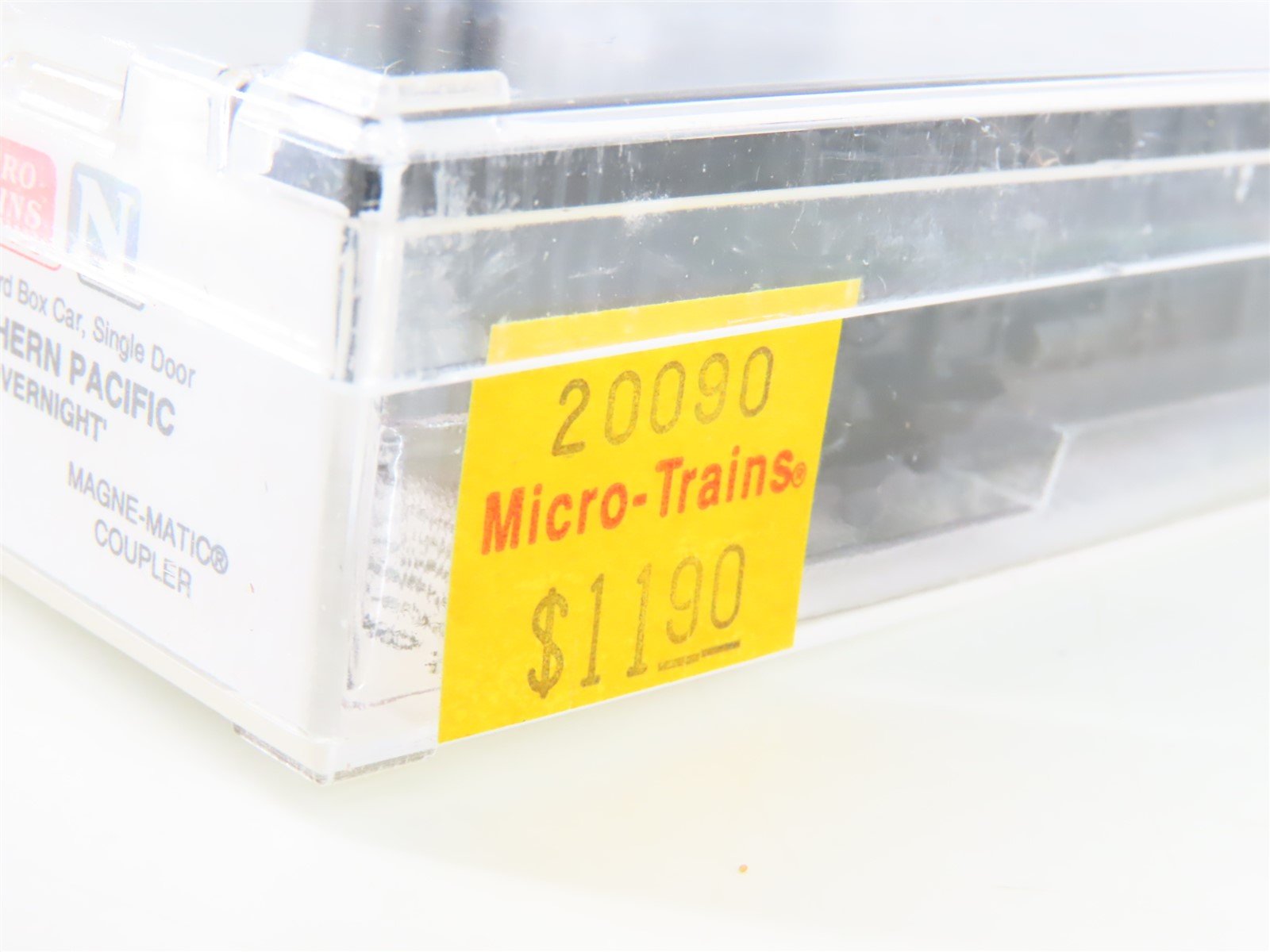 N Scale Micro-Trains MTL 20090 SP Southern Pacific Overnight 40' Box Car #97940