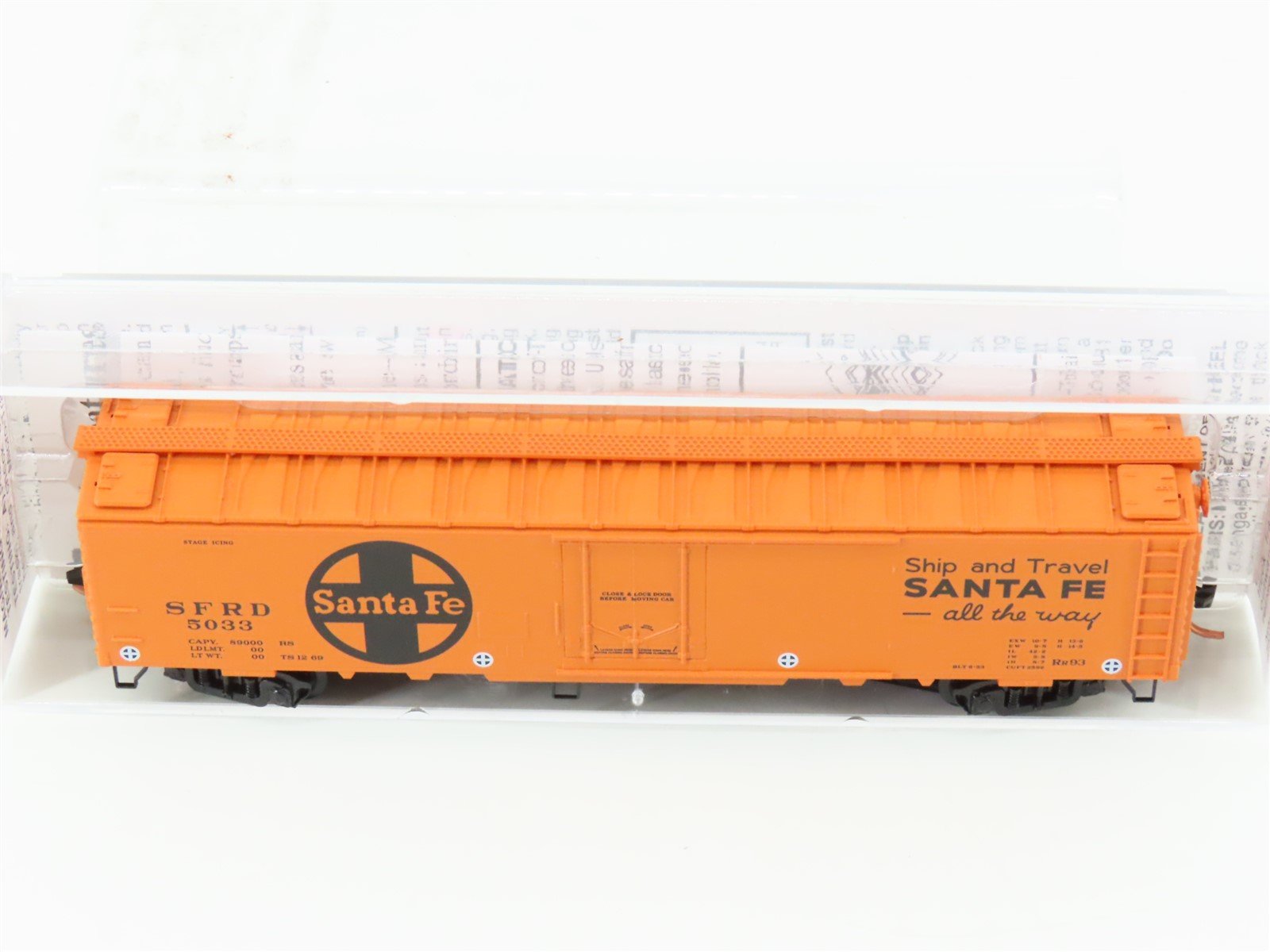 N Scale Micro-Trains MTL 52050 SFRD Santa Fe Plug Door Express Reefer #5033