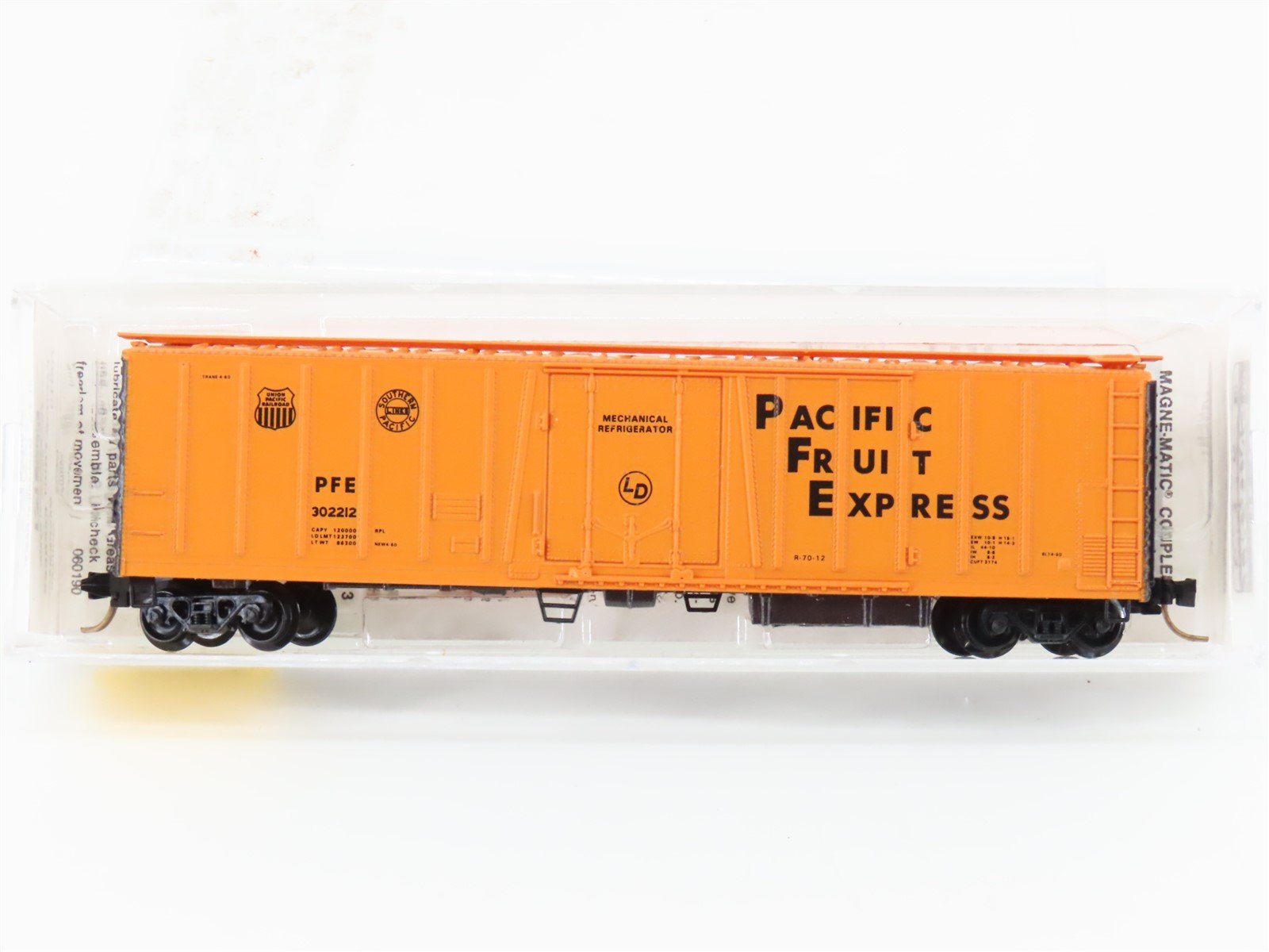 N Micro-Trains MTL 70010 UP SP PFE Pacific Fruit Express Mech. Reefer #302212