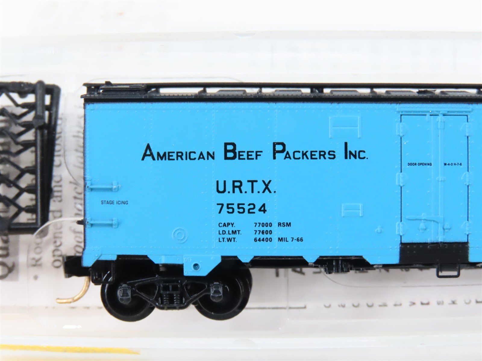 N Scale Micro-Trains MTL 59540 URTX American Beef Packers 40' Ice Reefer #75524