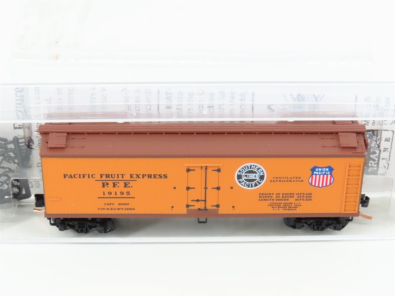 N Micro-Trains MTL 47060 UP SP PFE Pacific Fruit Express 40' Wood Reefer #19195