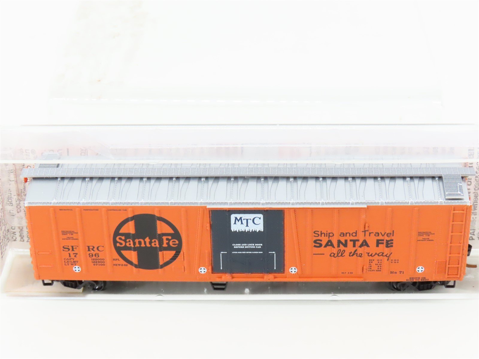 N Scale Micro-Trains MTL 70070 SFRC Santa Fe MTC Mechanical Reefer #1796