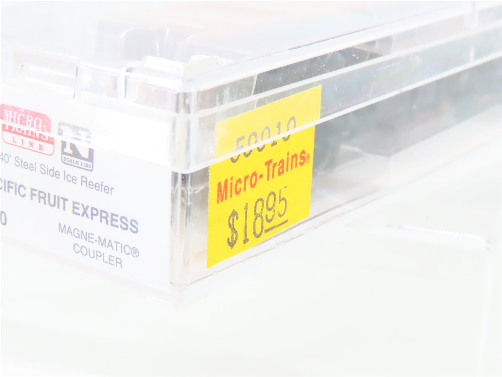 N Scale Micro-Trains MTL 59010 UP SP PFE Pacific Fruit Express 40' Reefer #40400