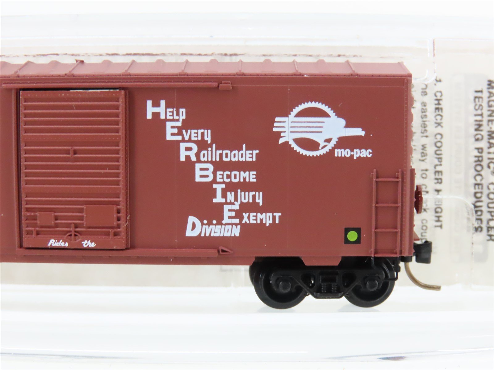 N Scale Micro-Trains MTL 24220 MP Mo-Pac Herbie 40' Single Door Box Car #HERB-1