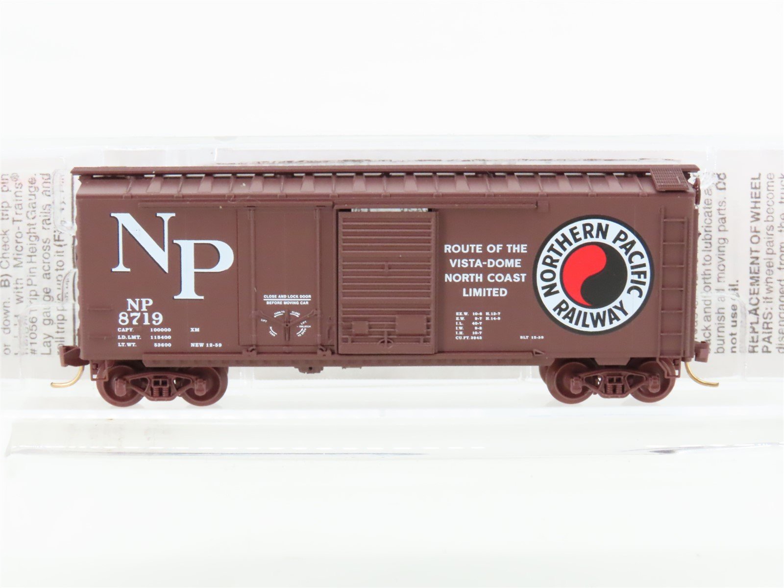 N Scale Micro-Trains MTL 22040 NP Northern Pacific Railway 40' Box Car #8719