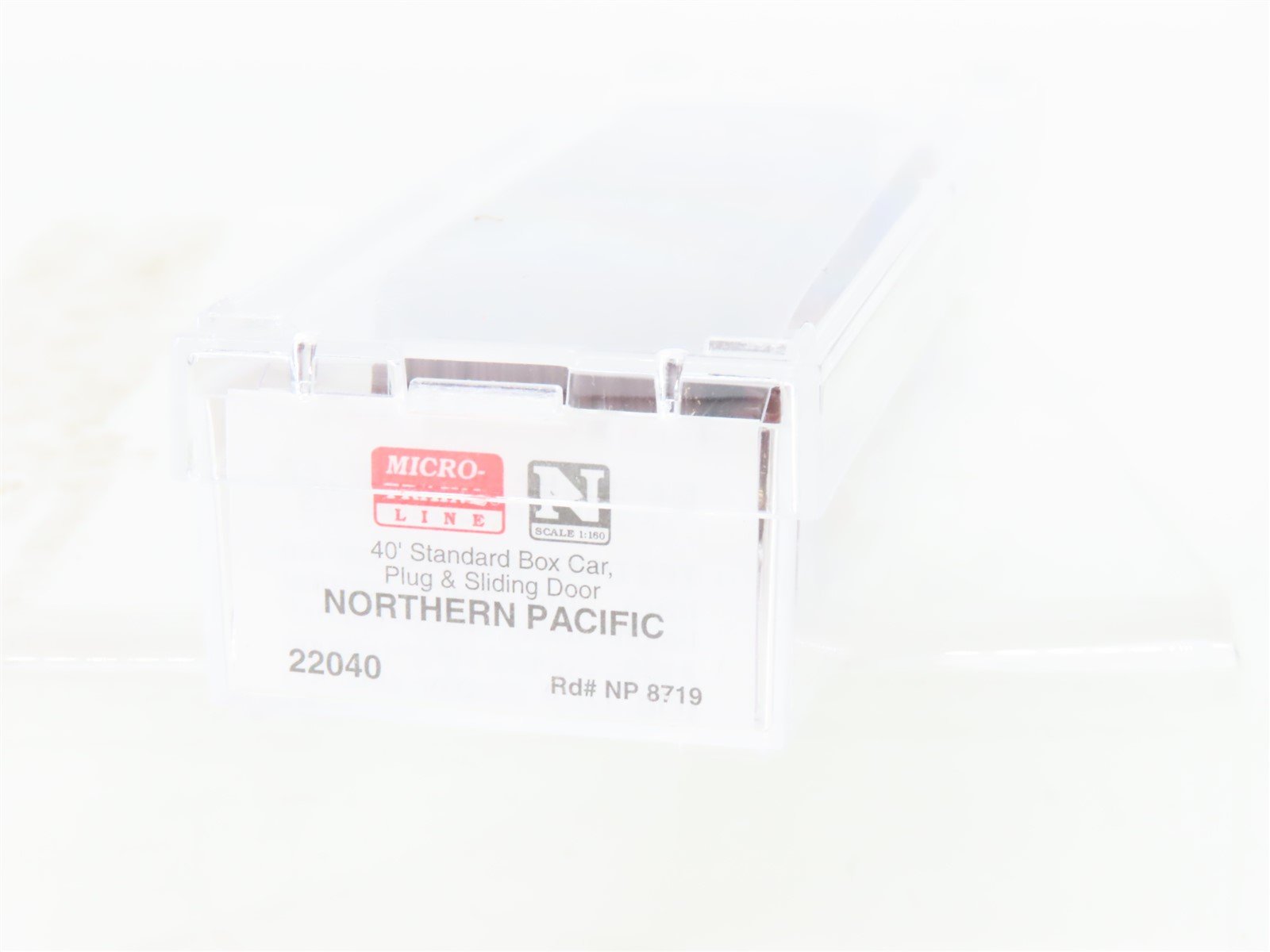 N Scale Micro-Trains MTL 22040 NP Northern Pacific Railway 40' Box Car #8719