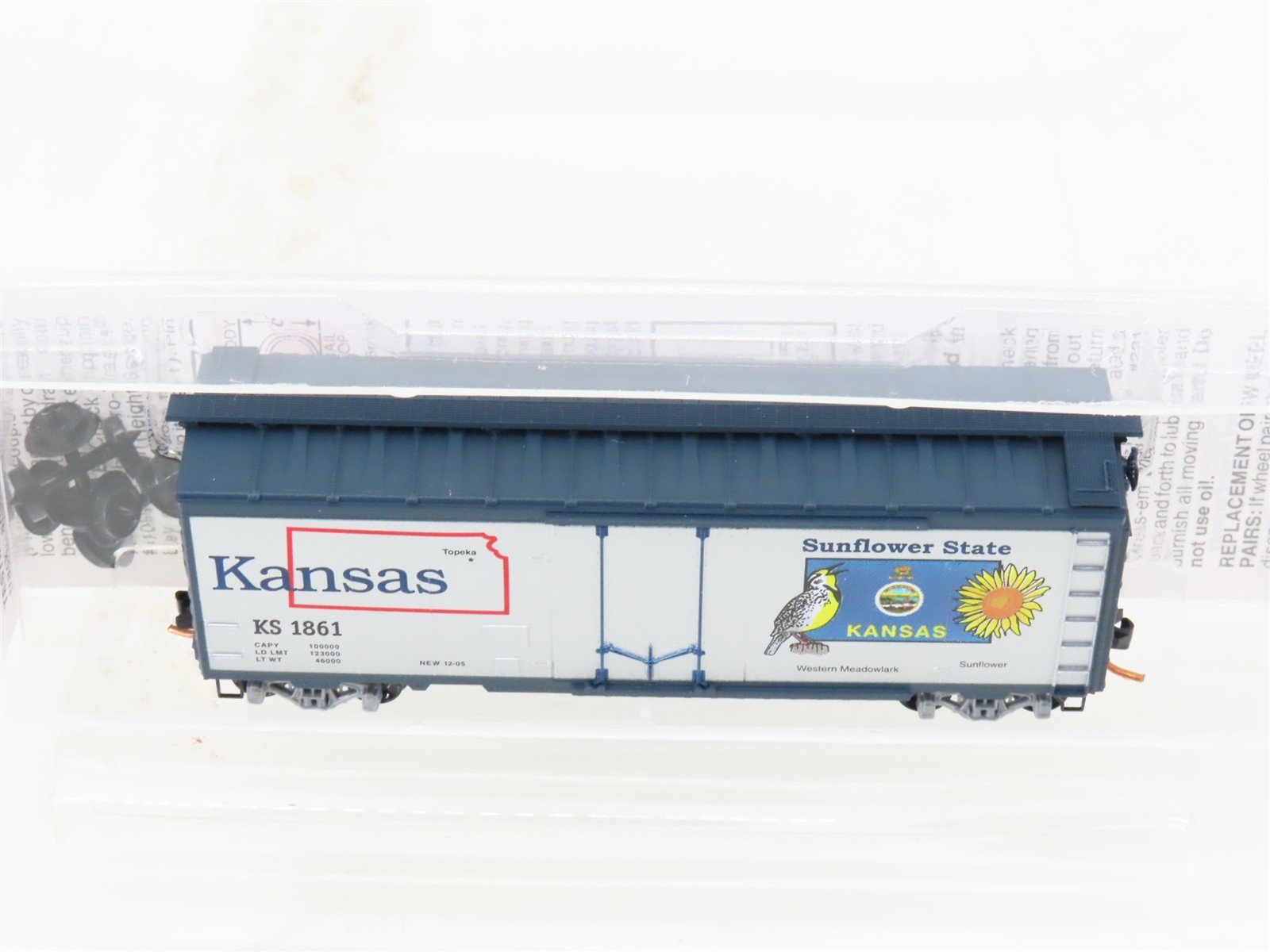 N Scale Micro-Trains MTL 02100396 KS Kansas State 40' Plug Door Box Car #1861