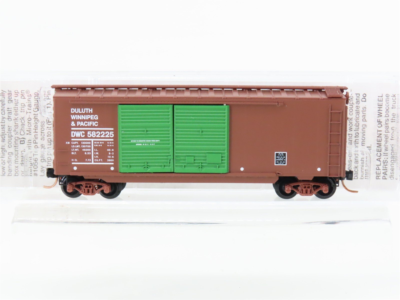 N Scale Micro-Trains MTL 23260 DWC Duluth Winnipeg & Pacific 40' Box Car #582225