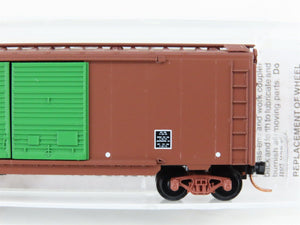 N Scale Micro-Trains MTL 23260 DWC Duluth Winnipeg & Pacific 40' Box Car #582225