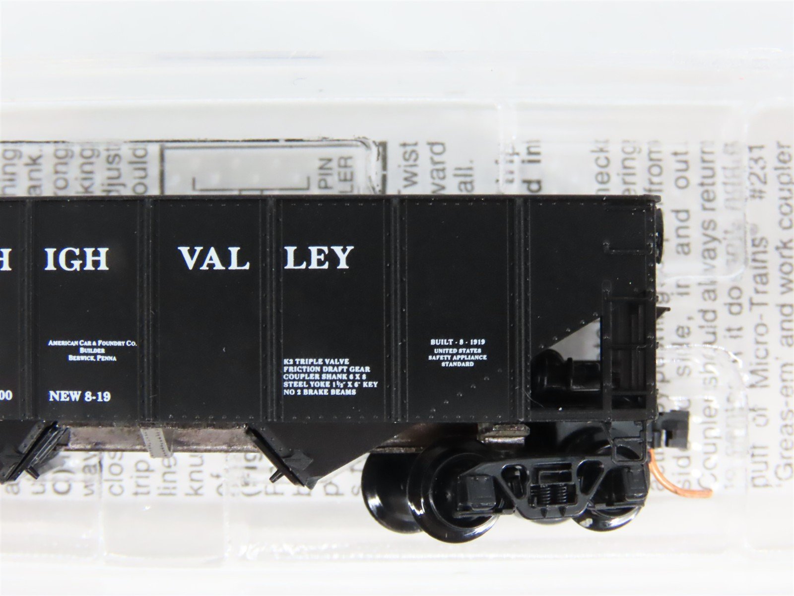 N Scale Micro-Trains MTL 56330 LV Lehigh Valley 2-Bay Open Hopper #27432