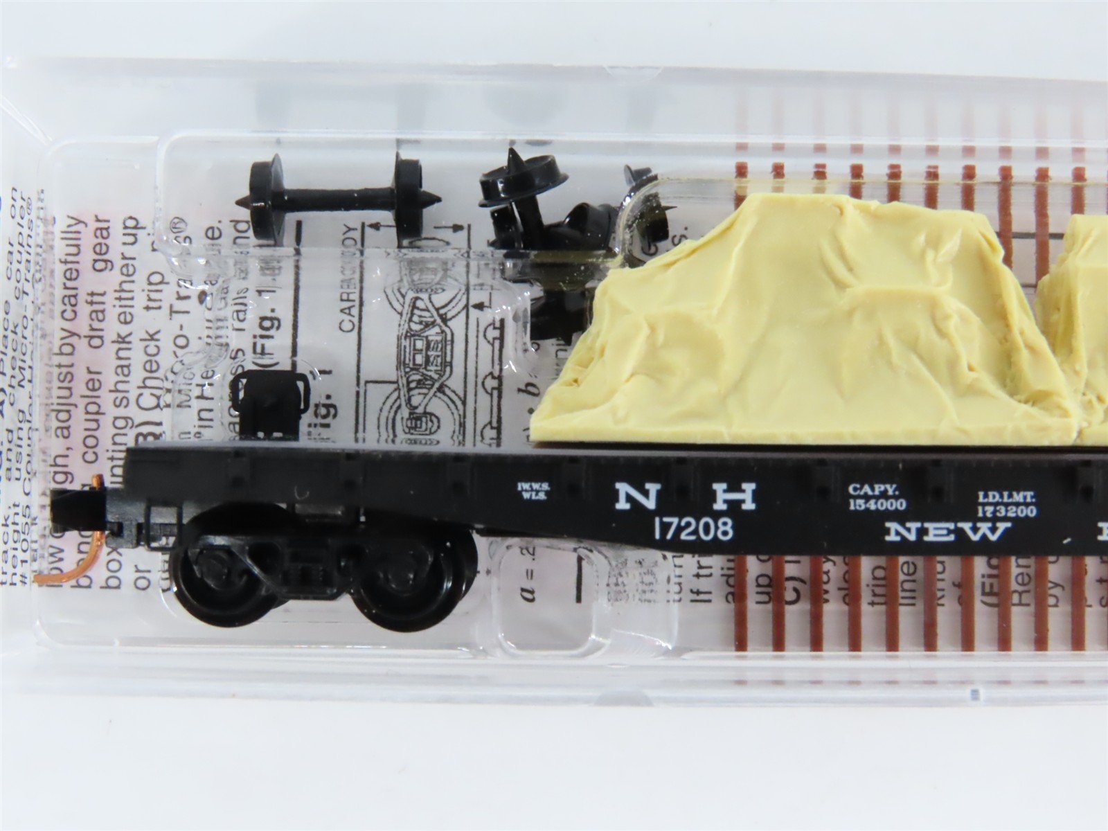 N Scale Micro-Trains MTL 45270 NH New Haven 50' Flat Car #17208 w/ Load