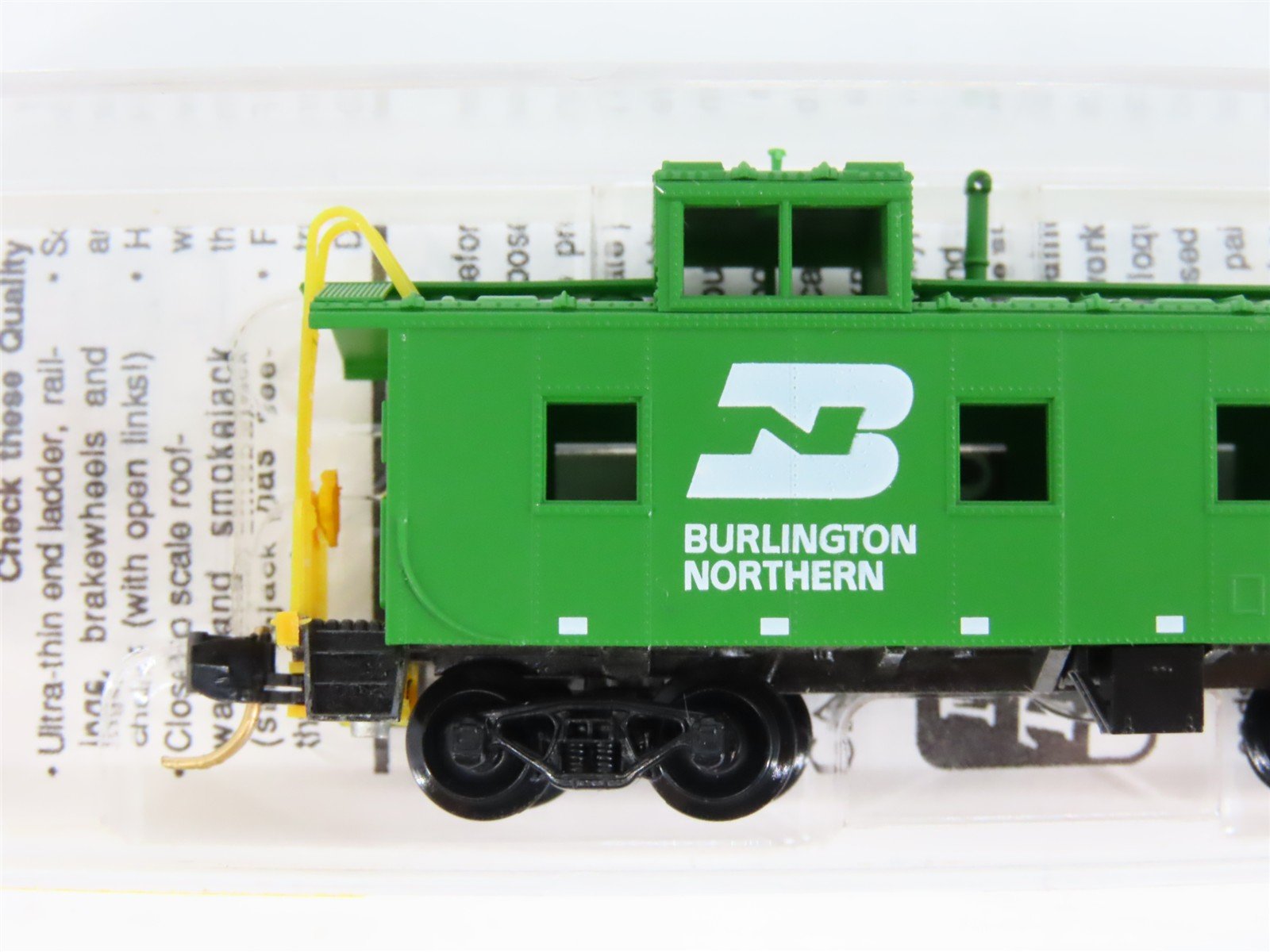 N Scale Micro-Trains MTL 100060 BN Burlington Northern 36' Steel Caboose #11462