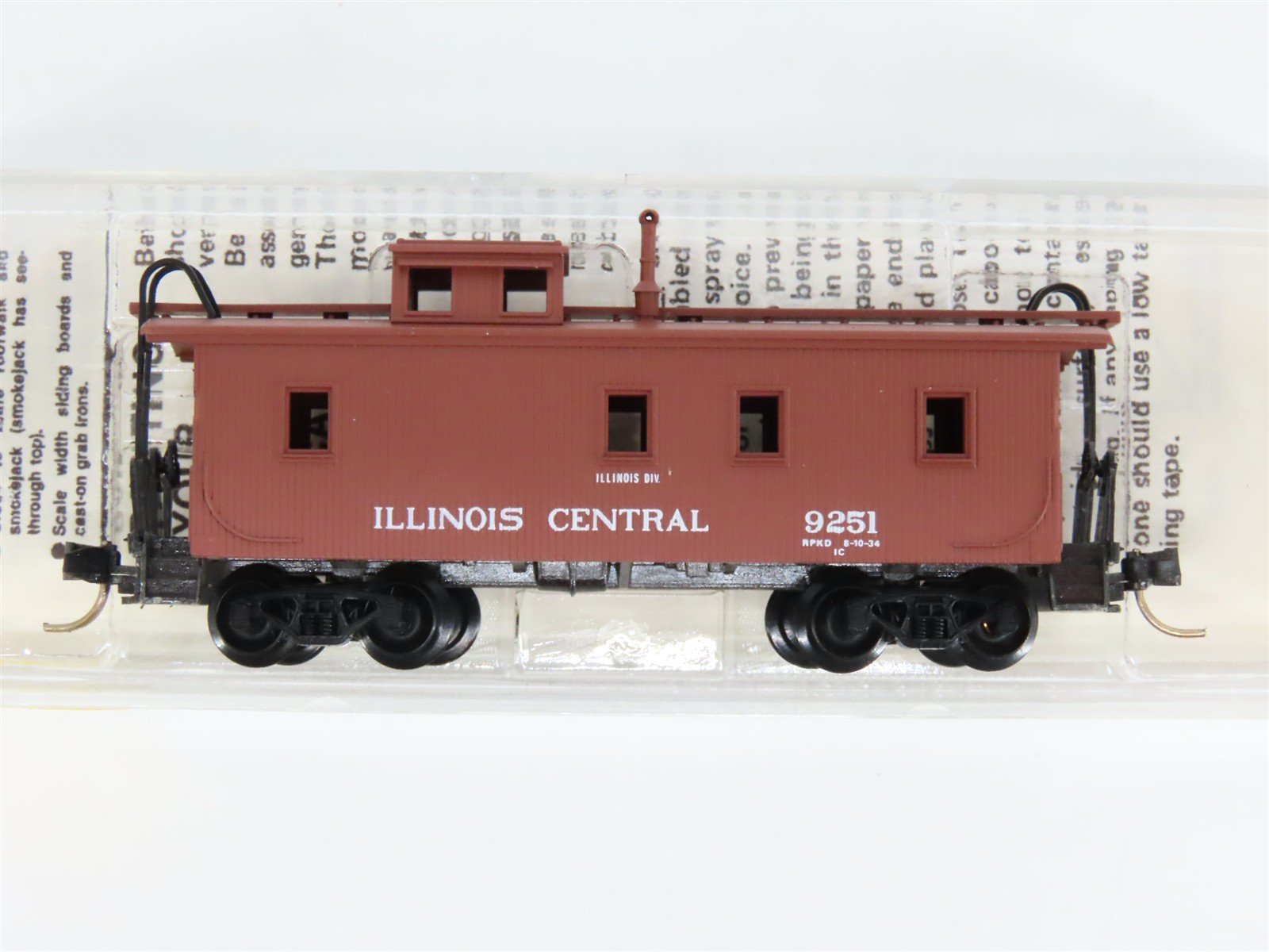 N Scale Micro-Trains MTL 50030 IC Illinois Central 34' Cupola Wood Caboose #9251