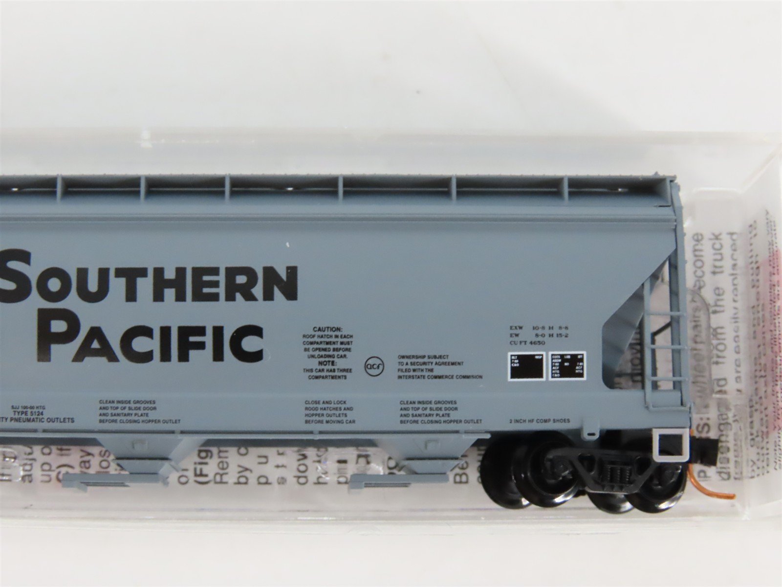 N Scale Micro-Trains MTL 94040 SP Southern Pacific 3-Bay Covered Hopper #496535