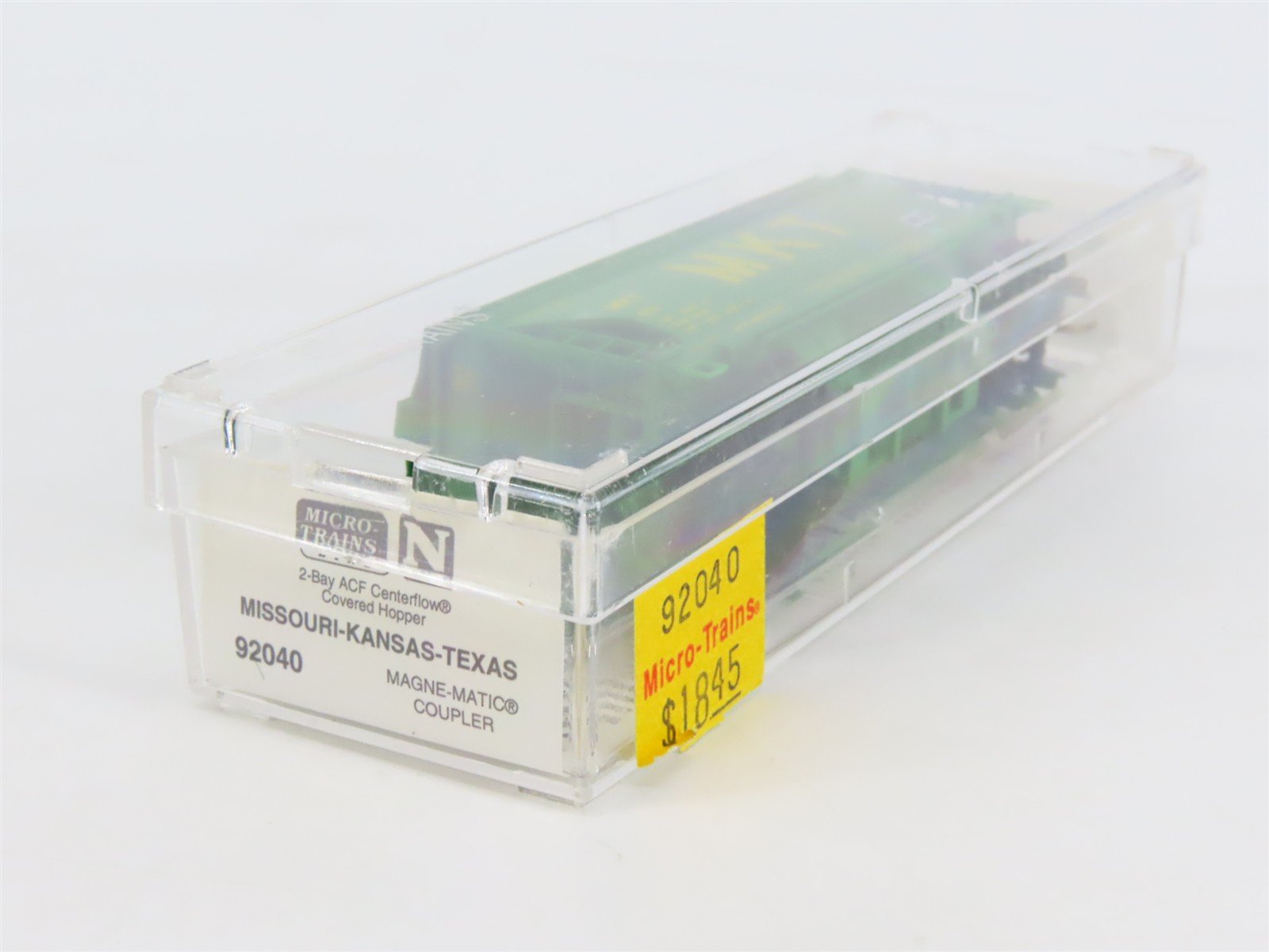 N Scale Micro-Trains MTL 92040 MKT 2-Bay Covered Centerflow Hopper #450