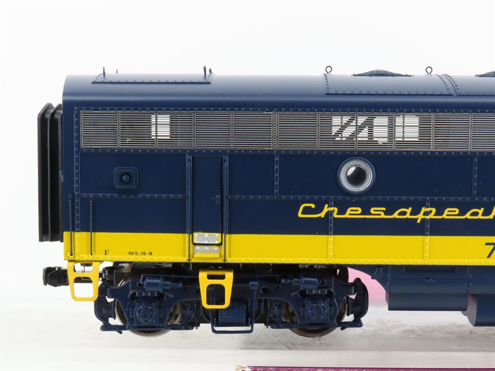 O Scale 2-Rail MTH 22-20611-3 C&O Chesapeake & Ohio F7B Diesel #7543 UNPOWERED