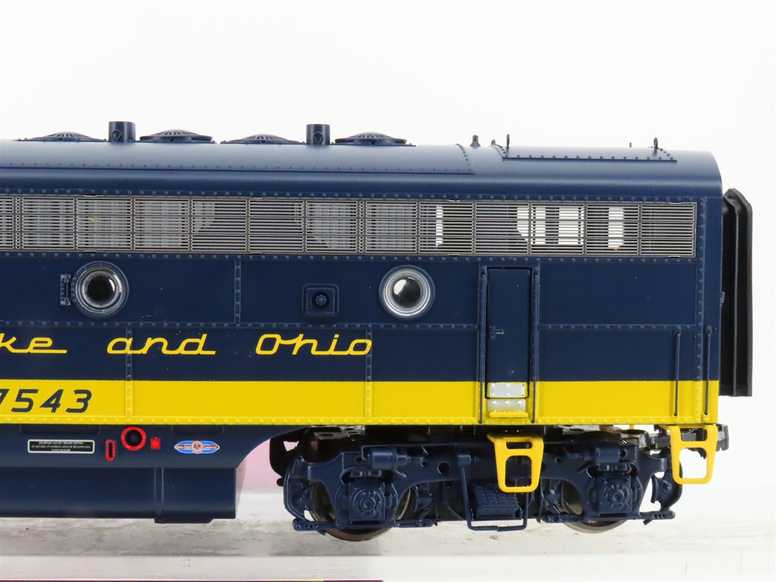 O Scale 2-Rail MTH 22-20611-3 C&O Chesapeake & Ohio F7B Diesel #7543 UNPOWERED