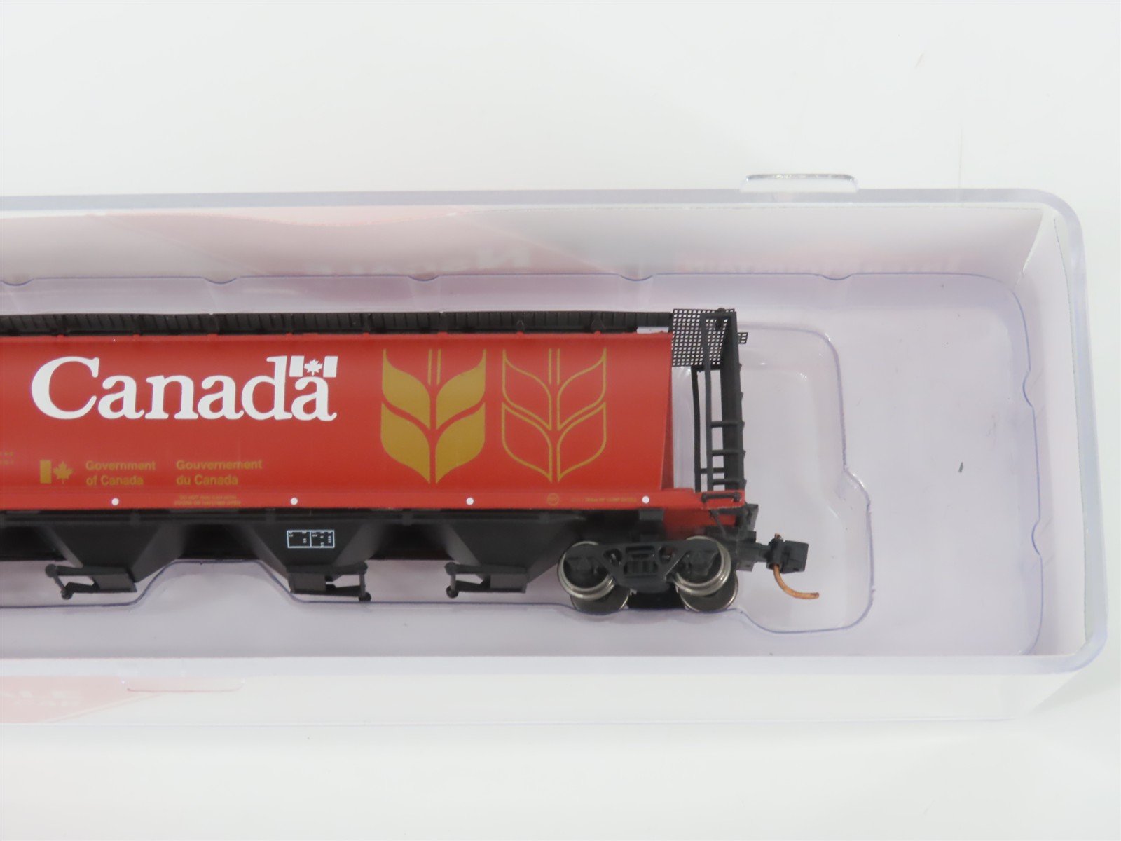 N Scale Intermountain 65101-97 CNWX Cylindrical 4-Bay Covered Hopper #109925