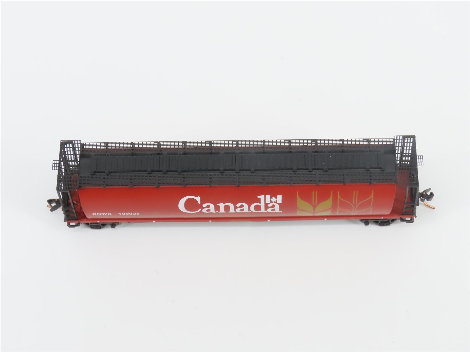 N Scale Intermountain 65101-97 CNWX Cylindrical 4-Bay Covered Hopper #109925