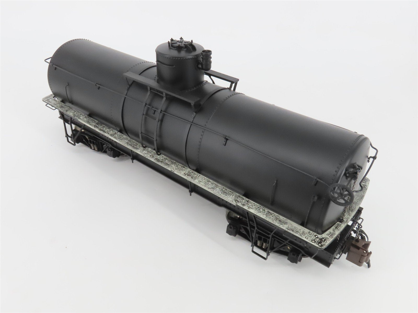 G 1/20.3 Scale Bachmann Spectrum 88197 Unlettered Single Dome Tank Car #88197
