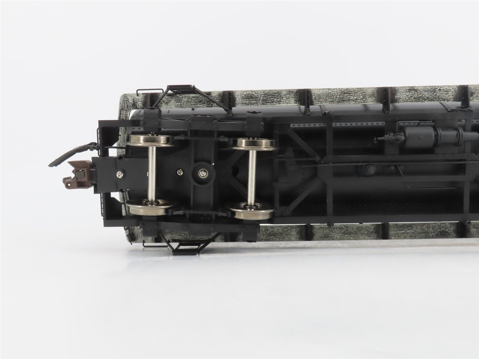 G 1/20.3 Scale Bachmann Spectrum 88197 Unlettered Single Dome Tank Car #88197