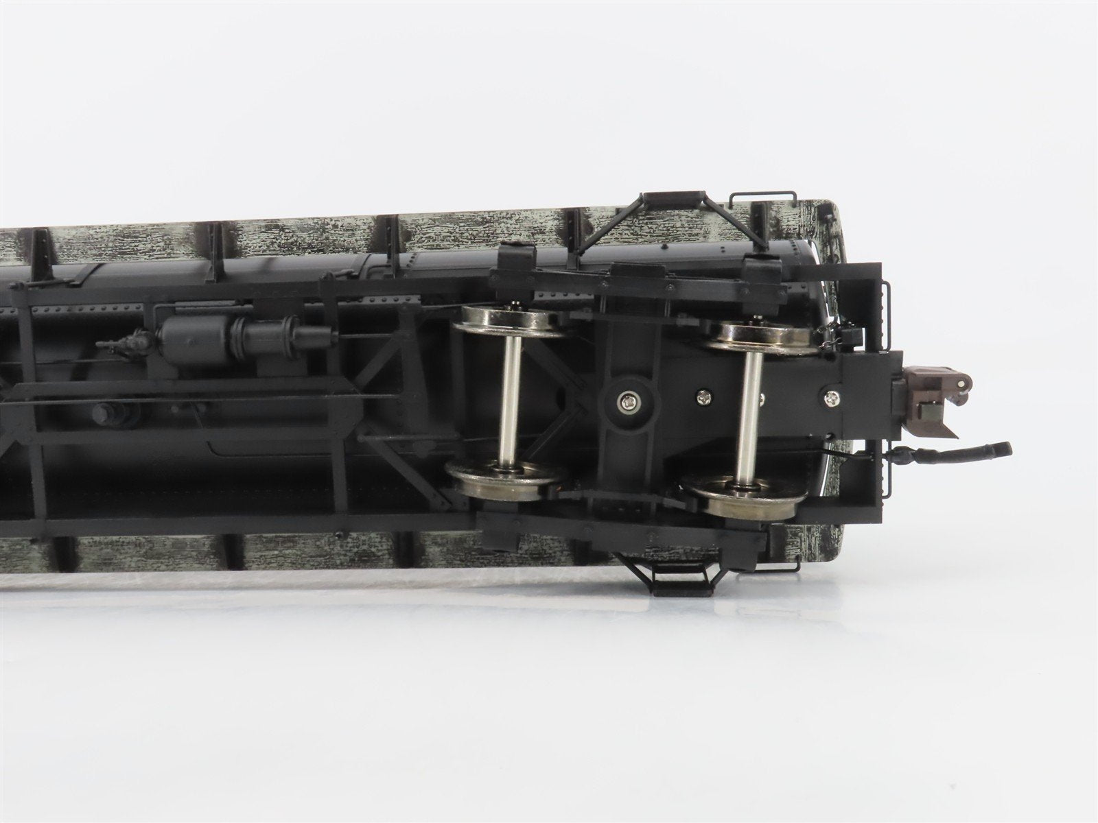 G 1/20.3 Scale Bachmann Spectrum 88197 Unlettered Single Dome Tank Car #88197