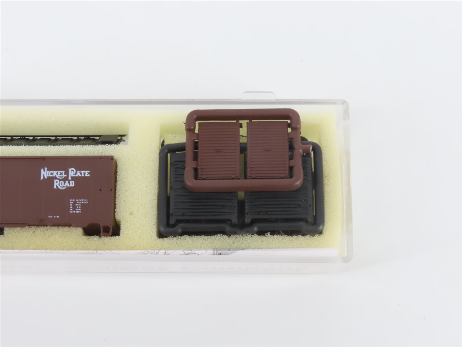 N Scale Intermountain 60727-04 NKP Nickel Plate Road 40' Boxcar #16107 Kit