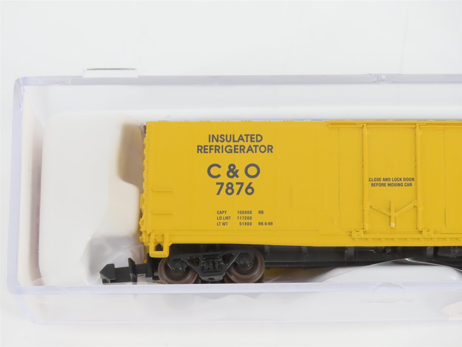N Scale Atlas 33061 C&O Chesapeake & Ohio 40' Plug Door Boxcar #7876