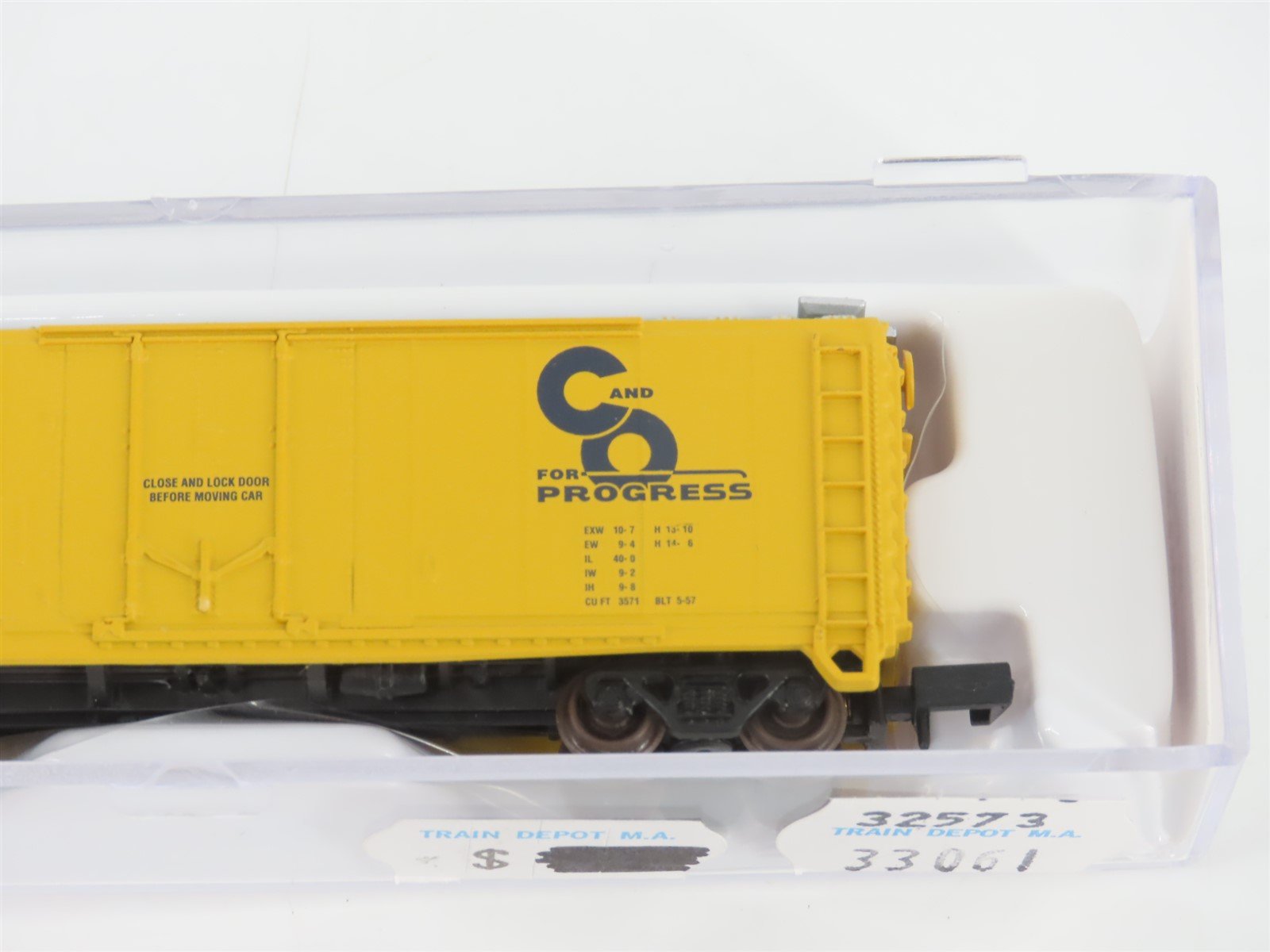 N Scale Atlas 33061 C&O Chesapeake & Ohio 40' Plug Door Boxcar #7876