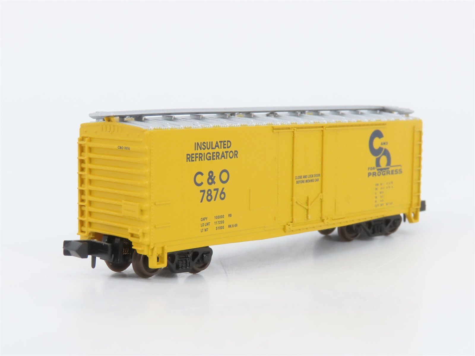 N Scale Atlas 33061 C&O Chesapeake & Ohio 40' Plug Door Boxcar #7876