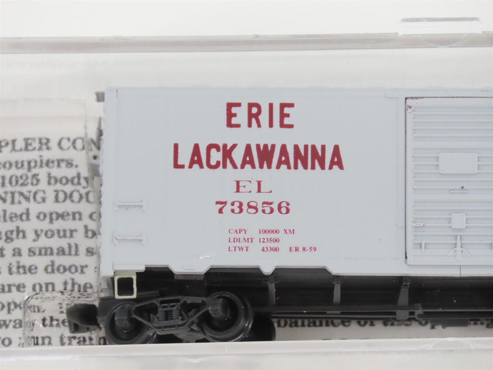 N Scale Deluxe 141202 EL Erie Lackawanna 1944 AAR 40' Boxcar #74856