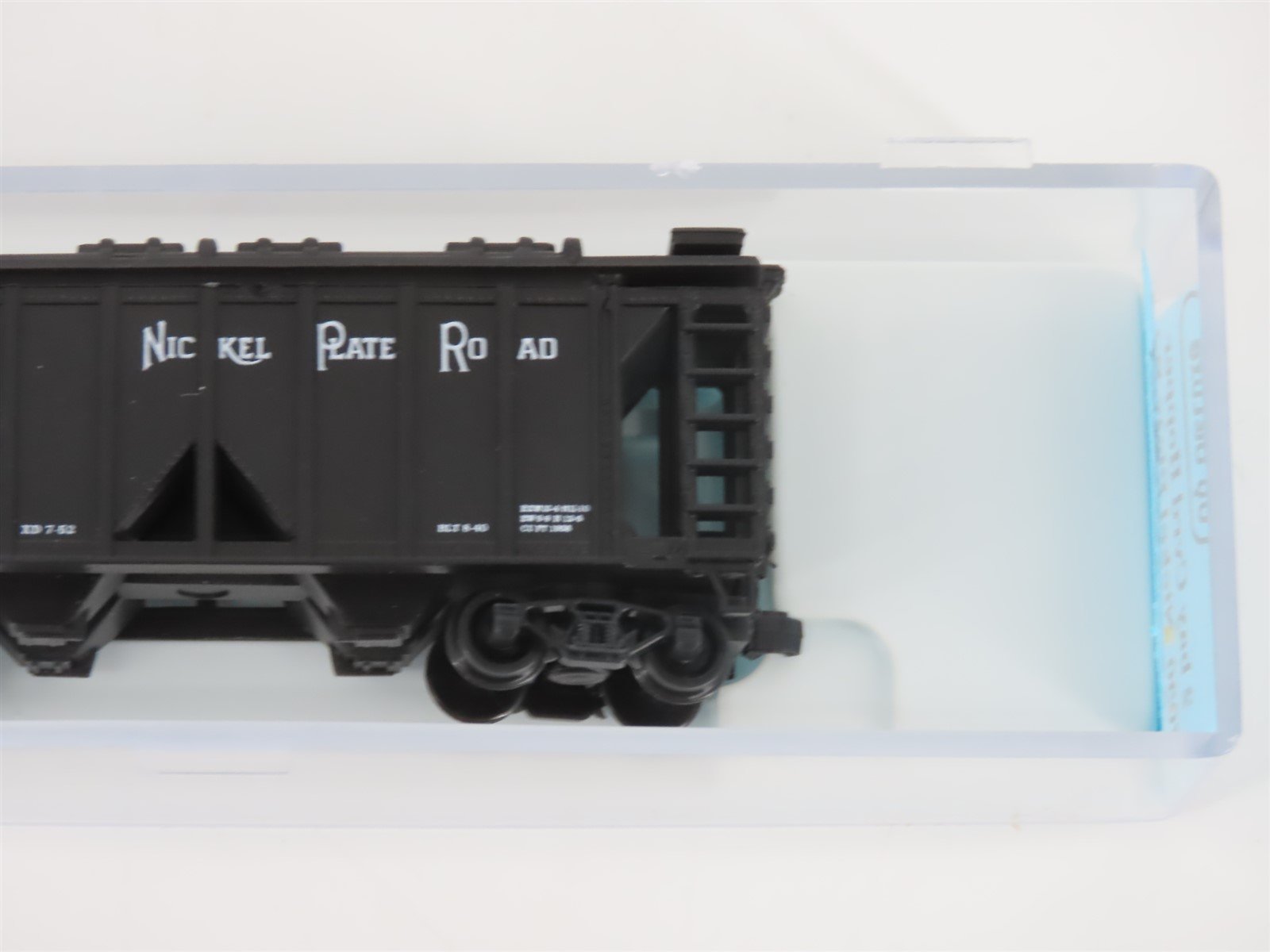 LOT of 4 N Scale Deluxe NKP Nickel Plate Road 2-Bay Covered Hopper Cars