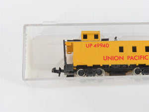 LOT of 4 N Scale Life-Like UP/GN/Shell Caboose, Tankcar, and Boxcars