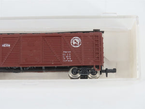 LOT of 4 N Scale Life-Like UP/GN/Shell Caboose, Tankcar, and Boxcars