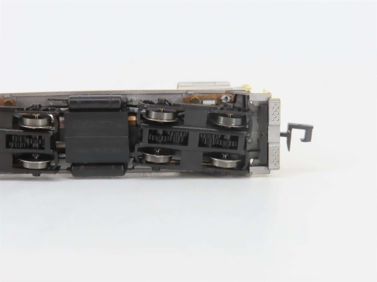 N Scale Life-Like 7886 EL Erie Lackawanna SW9/1200 Diesel Locomotive #437