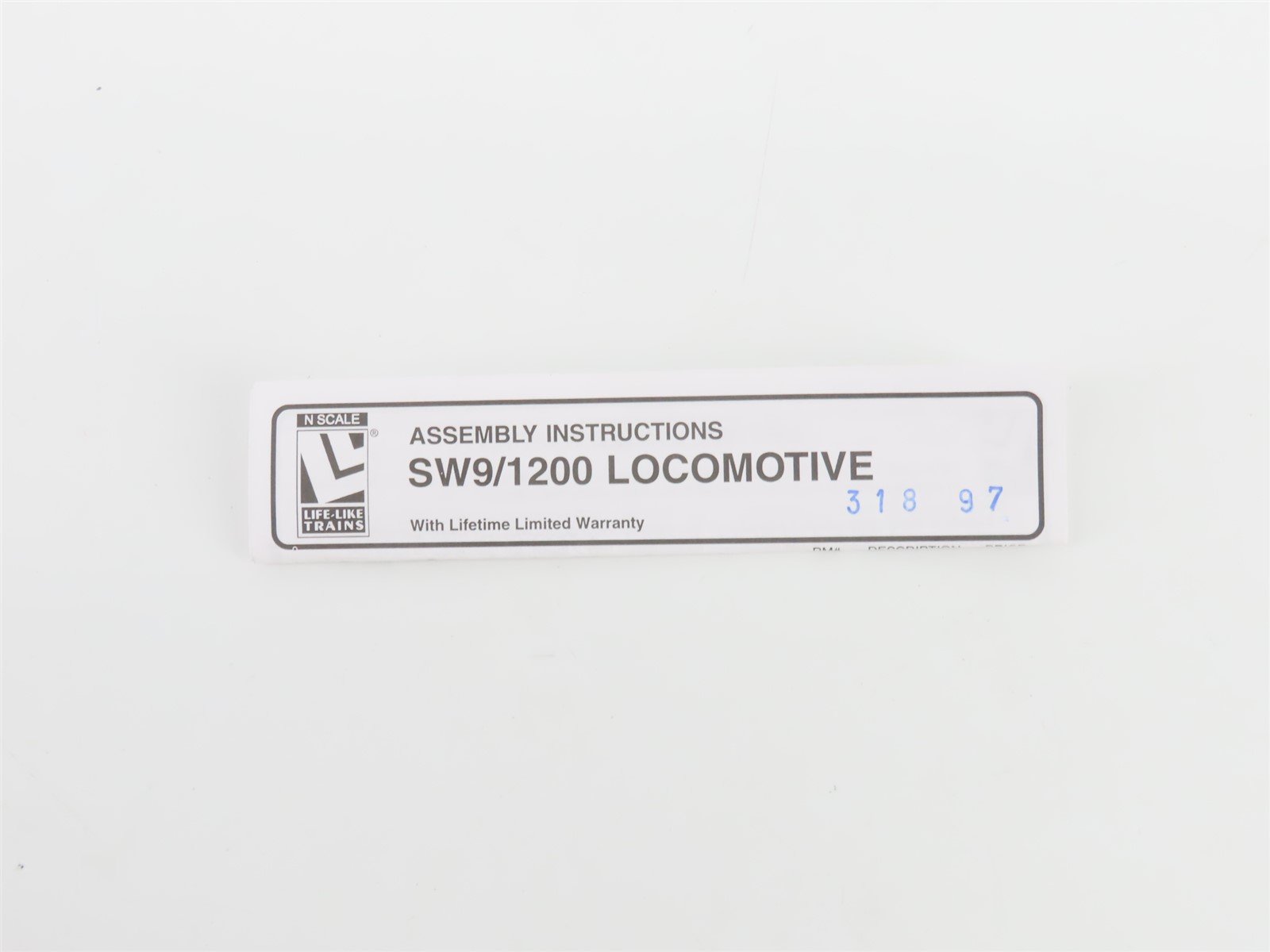 N Scale Life-Like 7886 EL Erie Lackawanna SW9/1200 Diesel Locomotive #437