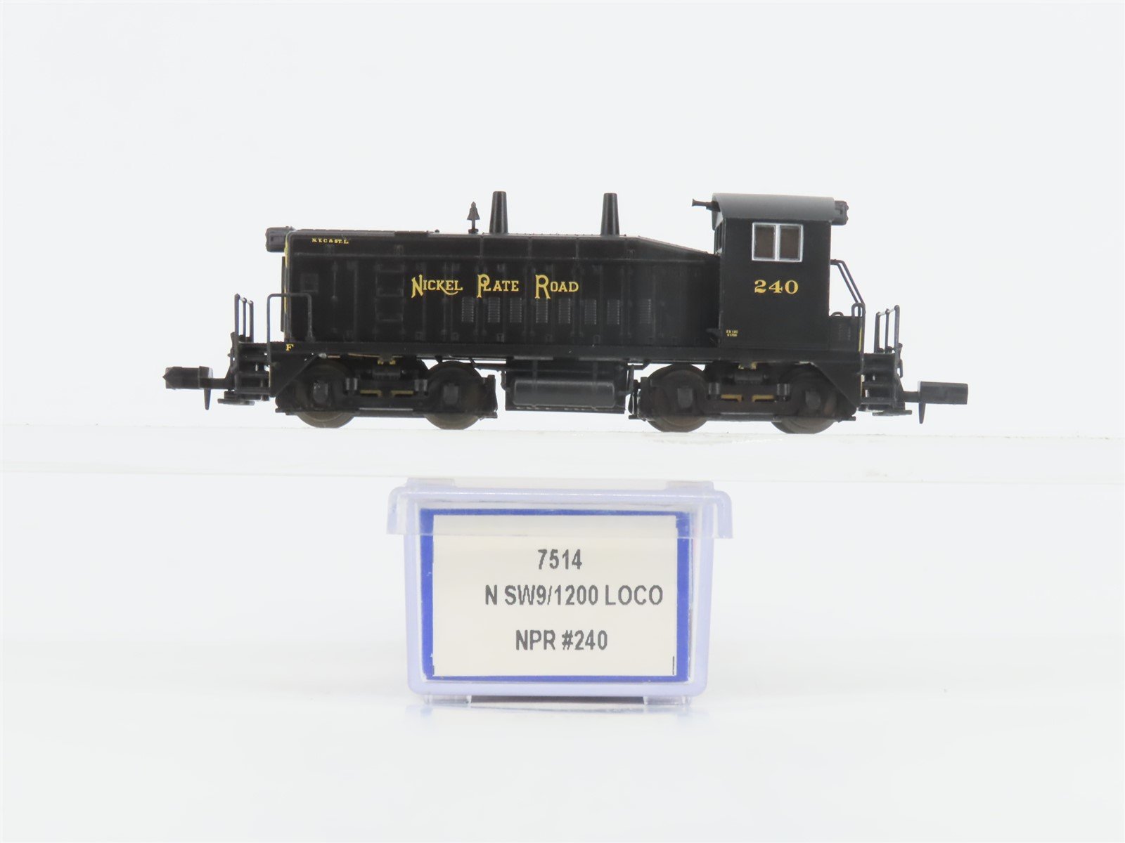 N Scale Life-Like 7514 NKP Nickel Plate Road SW9/1200 Diesel Locomotive #240