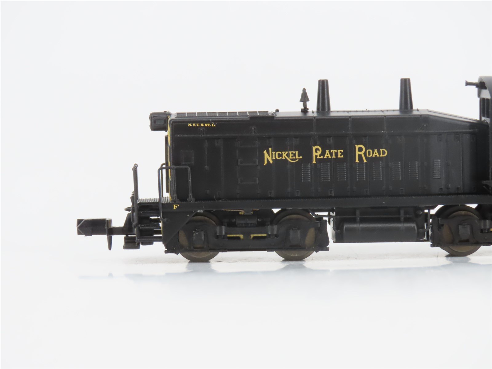 N Scale Life-Like 7514 NKP Nickel Plate Road SW9/1200 Diesel Locomotive #240