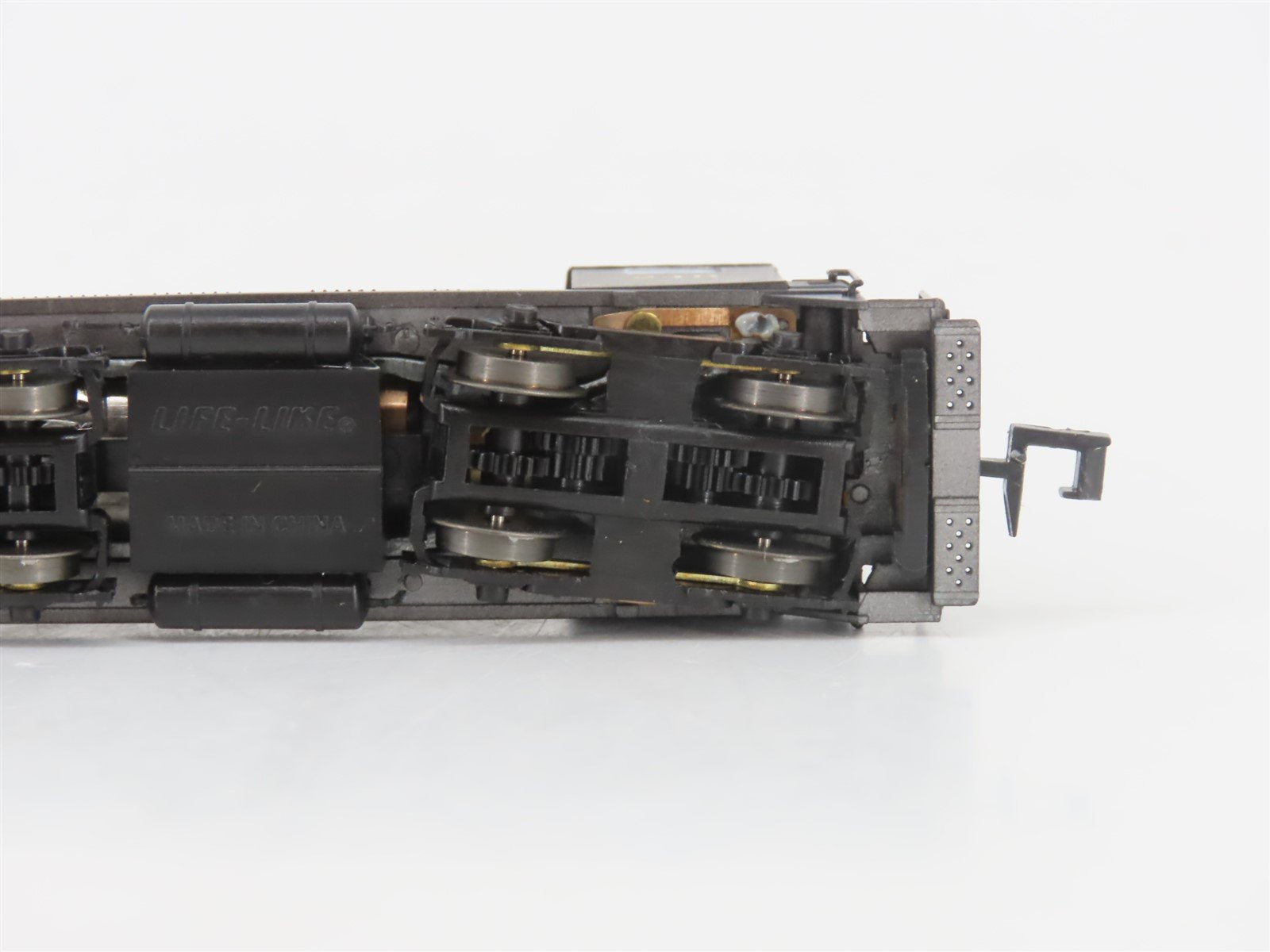 N Scale Life-Like 7514 NKP Nickel Plate Road SW9/1200 Diesel Locomotive #240